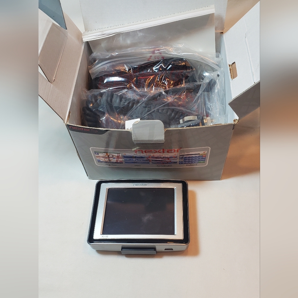 Nextar X3 Series 3.5" Navigation System Automotive GPS Software Display Brackets